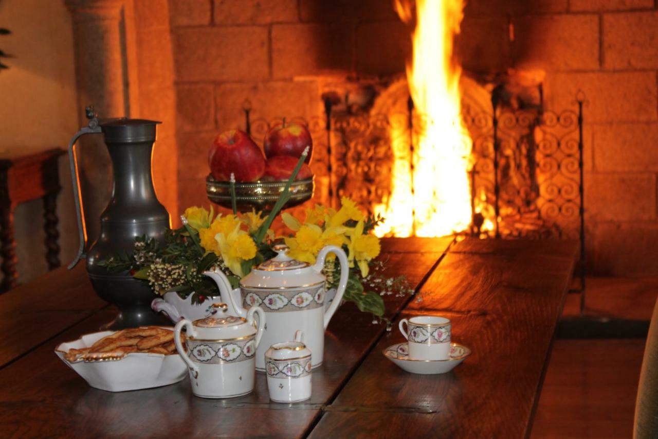 Bed and Breakfast Le Logis D'Équilly Exterior foto